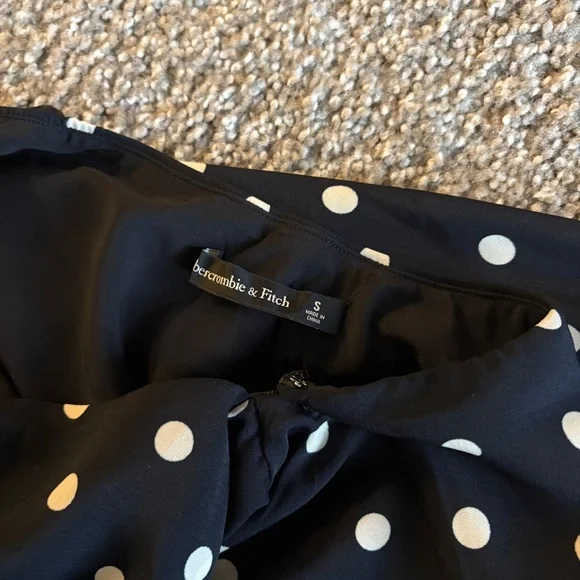 Abercrombie & Fitch Black Maxi Dress with White Polka Dots - Picture 4 of 4